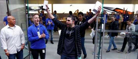 "iPhone6" ilk alıcısının "bədbəxtçiliyi" ? - 1 "iPhone6" ilk alıcısının "bədbəxtçiliyi" ? - 1
